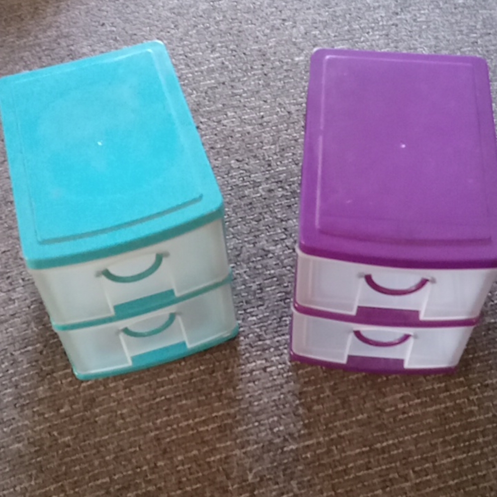 Small containers - Picture 2 of 2